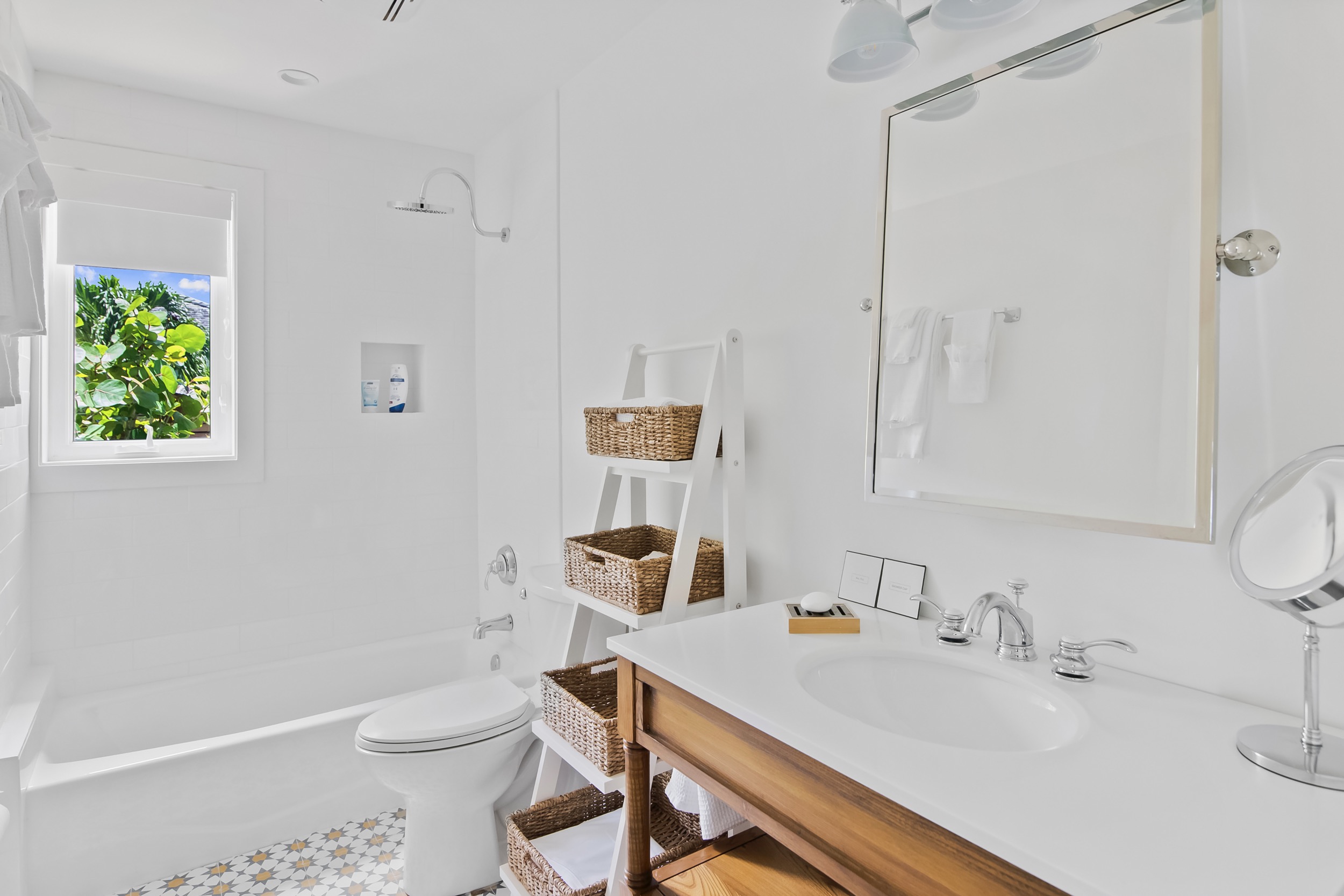 Amani House Exuma Bahamas Indoor Bathrooms Bathtub 5